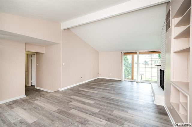 1239 Ashover Drive, Bloomfield Charter Township, MI 48304