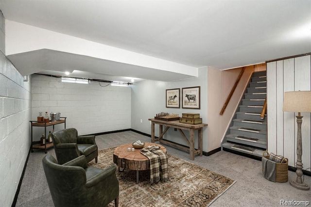 1239 Ashover Drive, Bloomfield Charter Township, MI 48304
