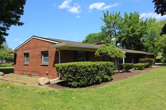 1239 Ashover Drive, Bloomfield Charter Township, MI 48304