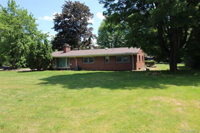 1239 Ashover Drive, Bloomfield Charter Township, MI 48304