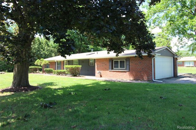 1239 Ashover Drive, Bloomfield Charter Township, MI 48304