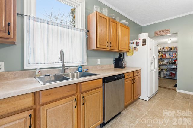 207 Oak Avenue, Hamlet, NC 28345