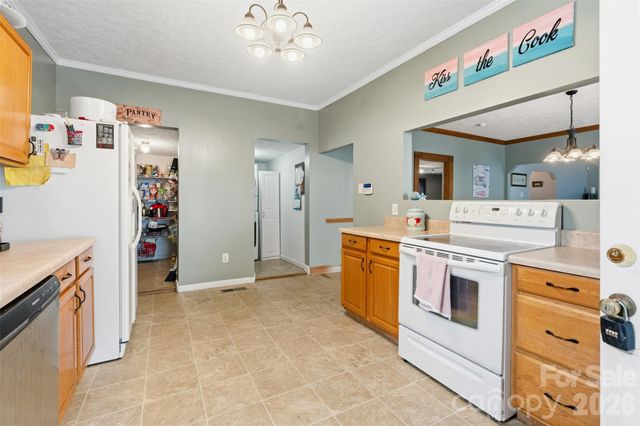 207 Oak Avenue, Hamlet, NC 28345