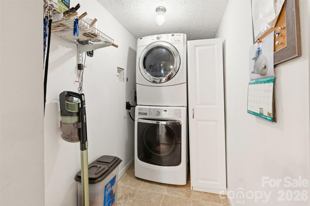 207 Oak Avenue, Hamlet, NC 28345