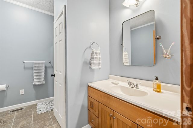 207 Oak Avenue, Hamlet, NC 28345