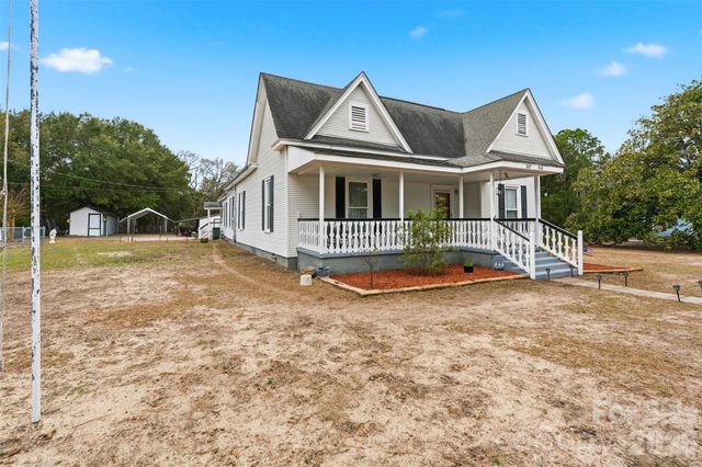 207 Oak Avenue, Hamlet, NC 28345