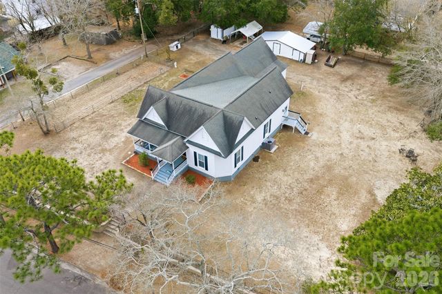 207 Oak Avenue, Hamlet, NC 28345