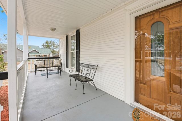 207 Oak Avenue, Hamlet, NC 28345