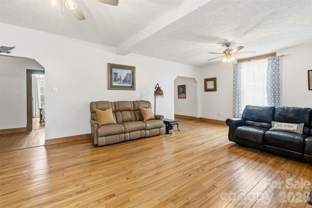 207 Oak Avenue, Hamlet, NC 28345