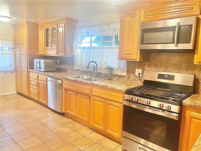 13198 Brand Boulevard, San Fernando, CA 91340