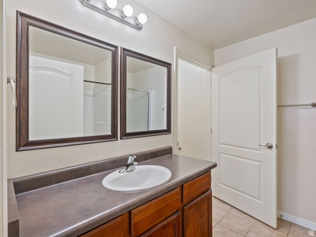 Image 13 of property listing at 114 E BELLA MONTE DR. #UNIT 1, Draper, UT 84020