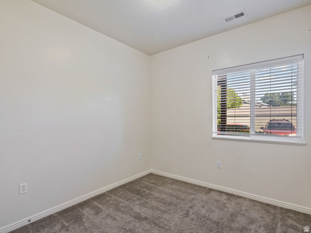 Image 17 of property listing at 114 E BELLA MONTE DR. #UNIT 1, Draper, UT 84020