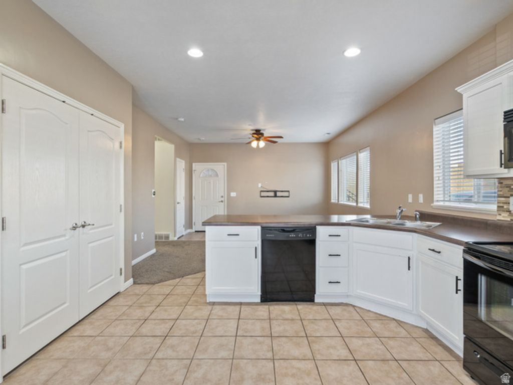 Image 3 of property listing at 114 E BELLA MONTE DR. #UNIT 1, Draper, UT 84020