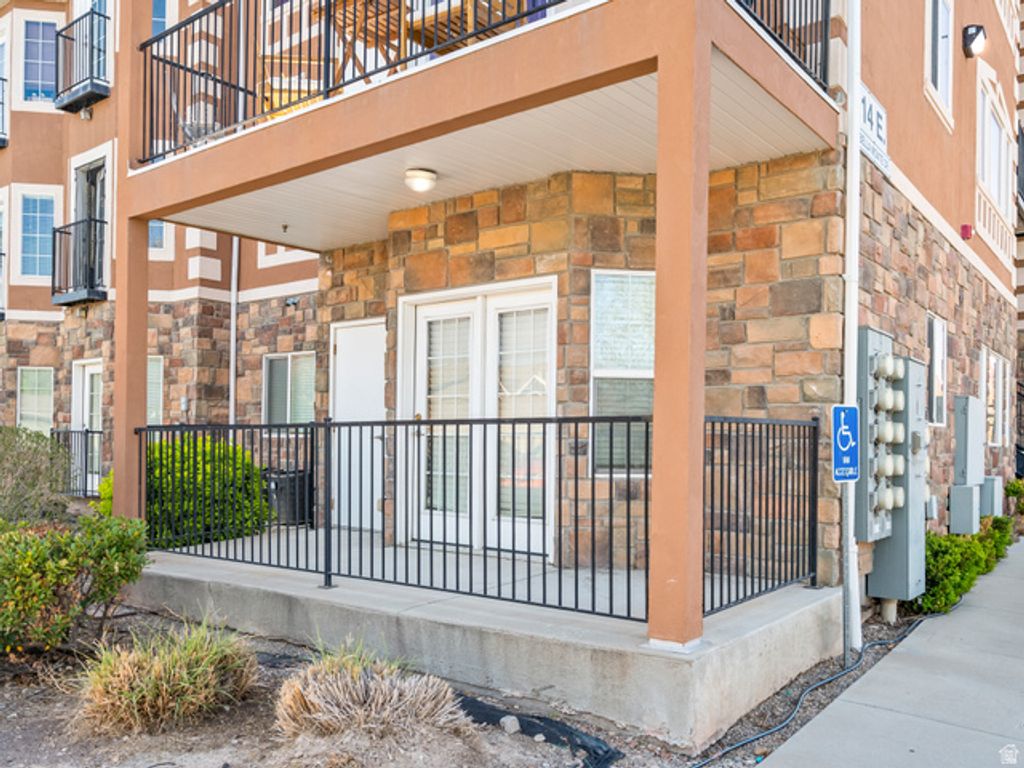 Image 23 of property listing at 114 E BELLA MONTE DR. #UNIT 1, Draper, UT 84020