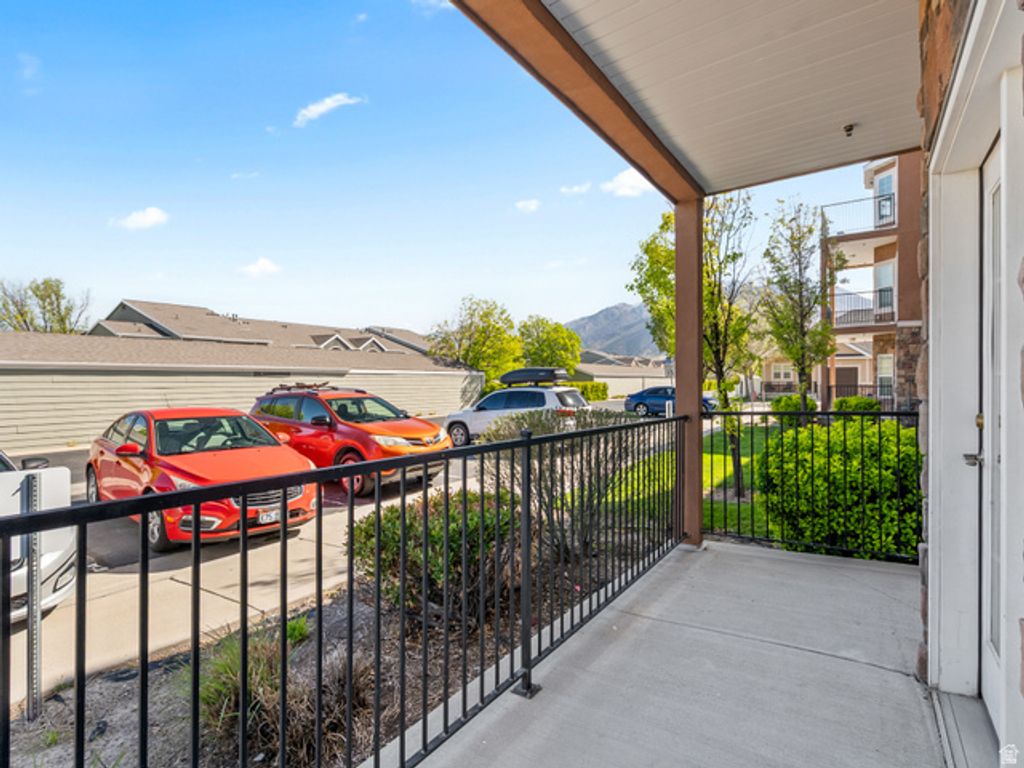 Image 25 of property listing at 114 E BELLA MONTE DR. #UNIT 1, Draper, UT 84020