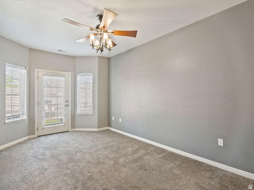 Image 9 of property listing at 114 E BELLA MONTE DR. #UNIT 1, Draper, UT 84020