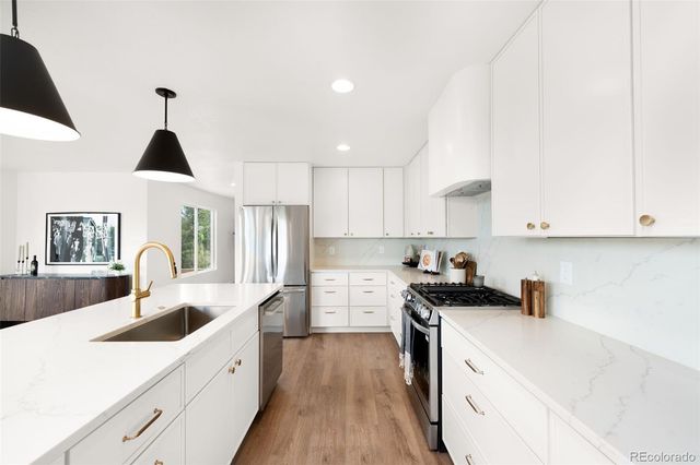 9625 Cherryvale Drive, Highlands Ranch, CO 80126