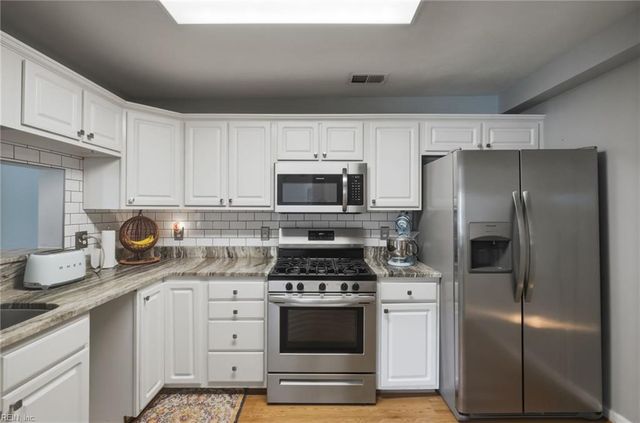904 Charnell Dr Apt 303, Virginia Beach, VA 23451
