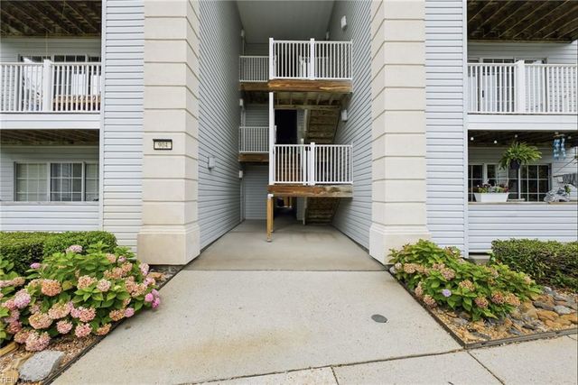 904 Charnell Dr Apt 303, Virginia Beach, VA 23451