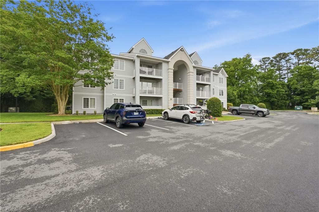 904 Charnell Dr Apt 303, Virginia Beach, VA 23451