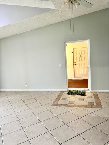 201 Foxtail Drive H3, Greenacres, FL 33415