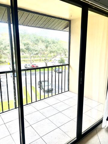 201 Foxtail Drive H3, Greenacres, FL 33415