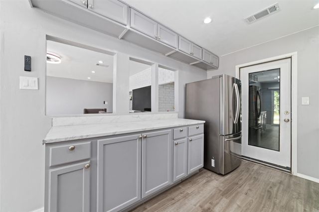 6111 Westbranch Drive, Houston, TX 77072