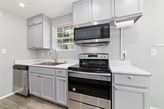 6111 Westbranch Drive, Houston, TX 77072