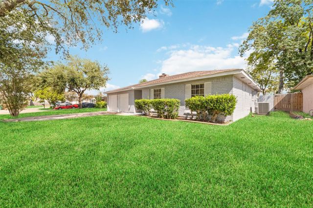 6111 Westbranch Drive, Houston, TX 77072