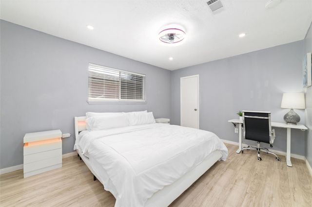 6111 Westbranch Drive, Houston, TX 77072