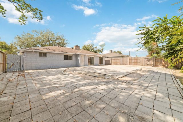 6111 Westbranch Drive, Houston, TX 77072