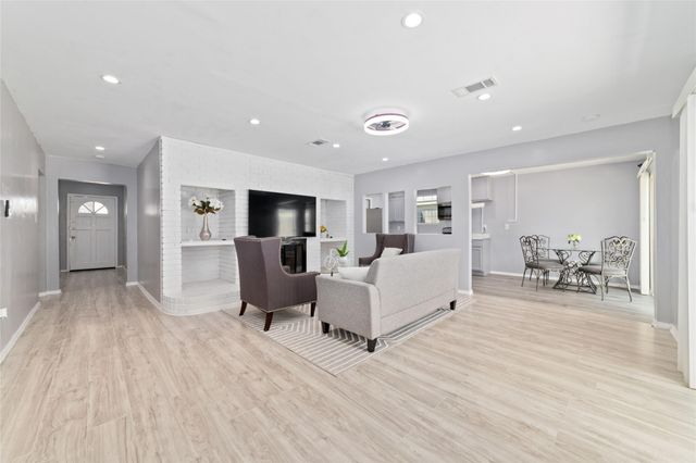 6111 Westbranch Drive, Houston, TX 77072