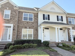 2271 Dewey Dr Apt J2, Spring Hill, TN 37174