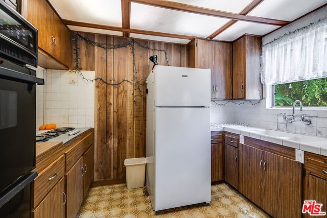 1311 N Ontario Street, Burbank, CA 91505