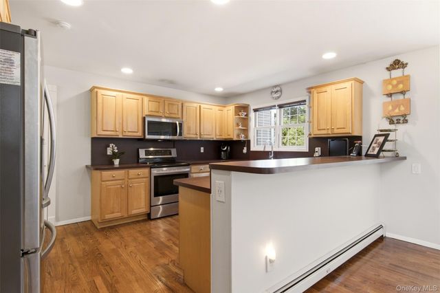 151 Gnarled Hollow Road, East Setauket, NY 11733