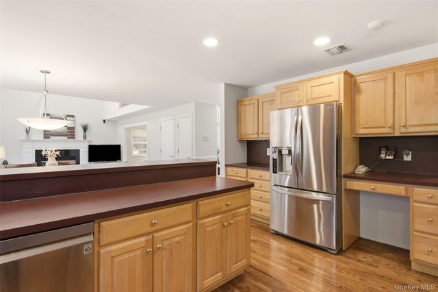151 Gnarled Hollow Road, East Setauket, NY 11733