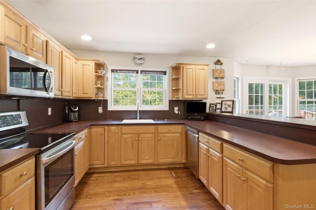 151 Gnarled Hollow Road, East Setauket, NY 11733