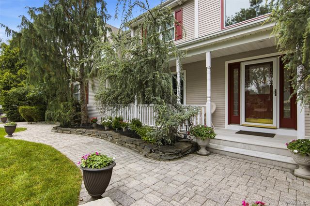 151 Gnarled Hollow Road, East Setauket, NY 11733