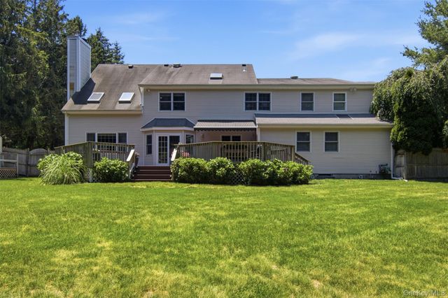 151 Gnarled Hollow Road, East Setauket, NY 11733