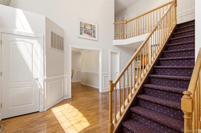 151 Gnarled Hollow Road, East Setauket, NY 11733