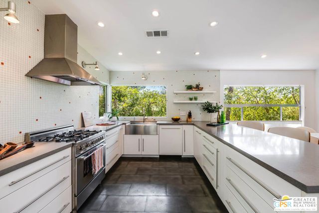 6309 Ivarene Avenue, Los Angeles, CA 90068