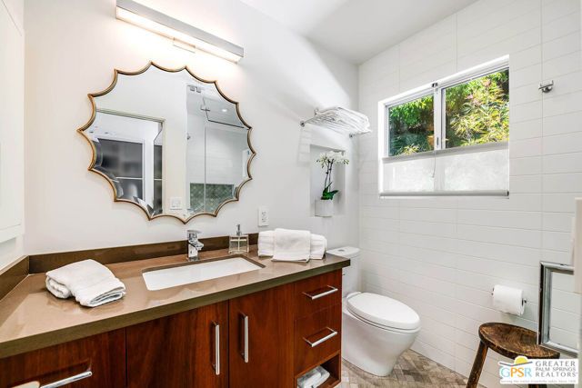 6309 Ivarene Avenue, Los Angeles, CA 90068