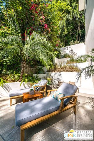 6309 Ivarene Avenue, Los Angeles, CA 90068