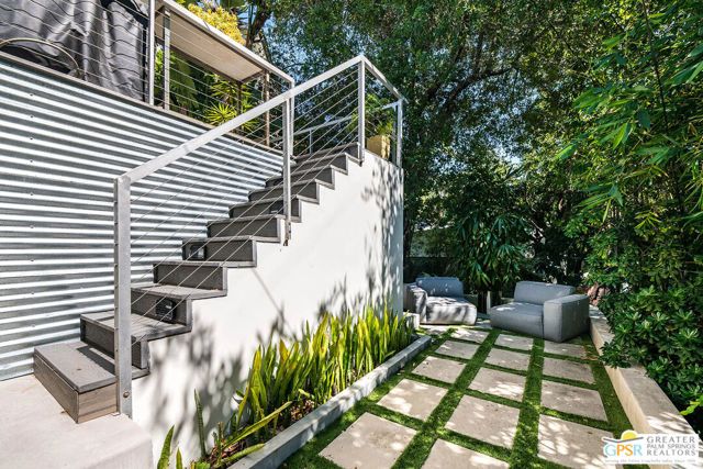 6309 Ivarene Avenue, Los Angeles, CA 90068