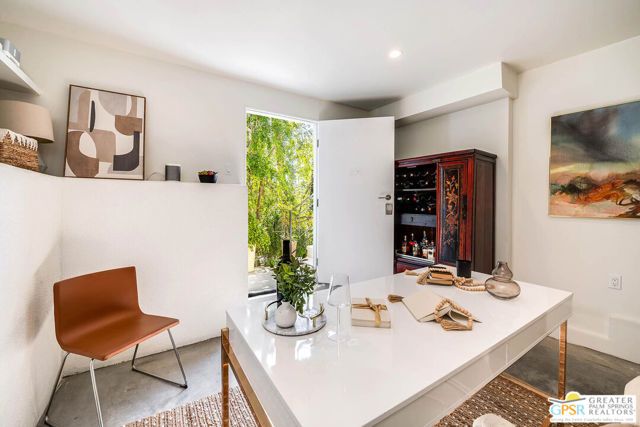 6309 Ivarene Avenue, Los Angeles, CA 90068