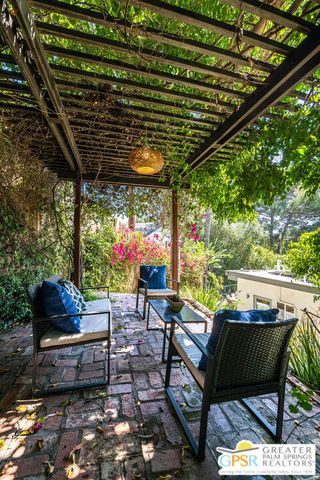 6309 Ivarene Avenue, Los Angeles, CA 90068