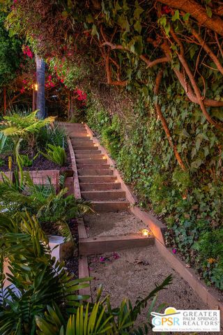 6309 Ivarene Avenue, Los Angeles, CA 90068