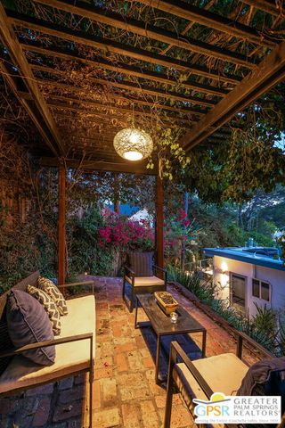 6309 Ivarene Avenue, Los Angeles, CA 90068