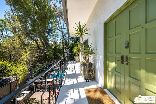 6309 Ivarene Avenue, Los Angeles, CA 90068