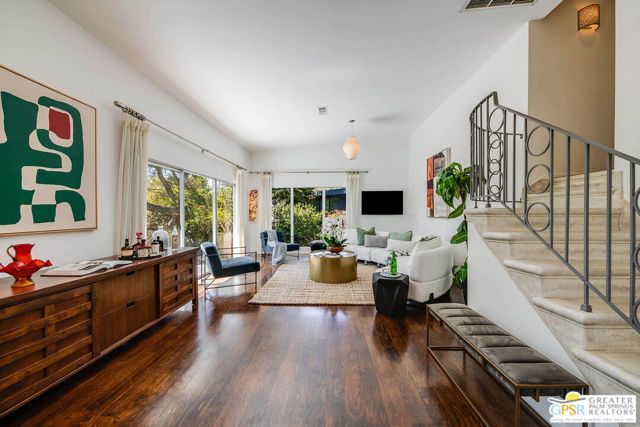 6309 Ivarene Avenue, Los Angeles, CA 90068